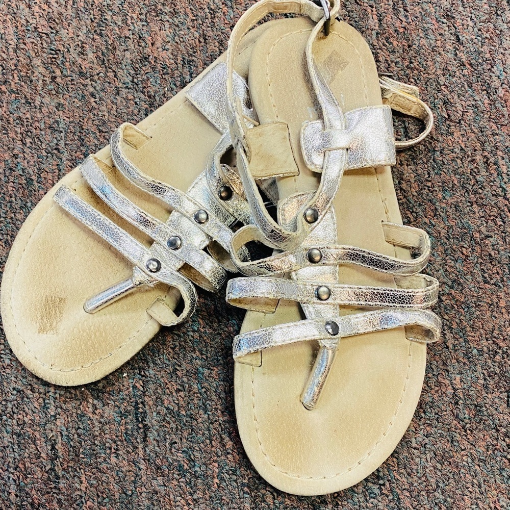 Mini Boden silver girls sandals